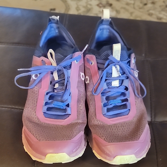 On Cloud Running men's Athletic Shoes in Purple - Picture 2 of 5